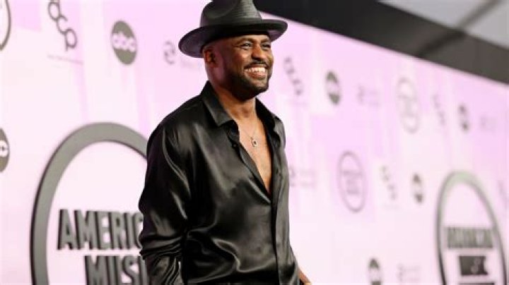 10 pansexual celebrities to know: Wayne Brady, Miley Cyrus, and more