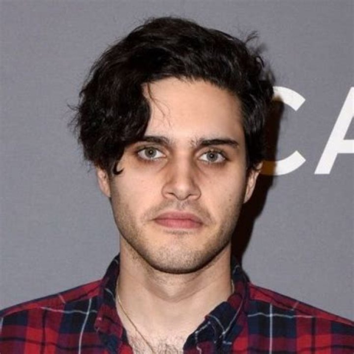 
Aria Shahghasemi’s Wiki: Age, Ethnicity, Parents, Net Worth 