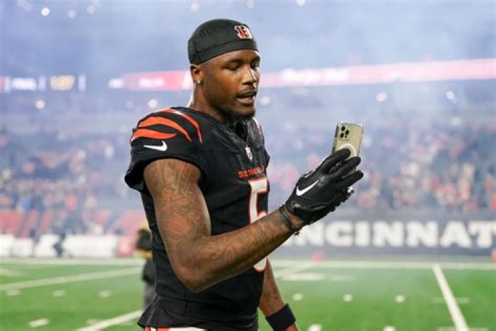 Dion Dawkins contract, salary and net worth explored