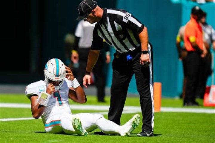 
Dolphins’ Tua Tagovailoa Out of Concussion Protocol and Playing 2 Weeks After Second Head Injury 