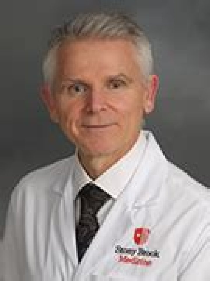 Dr. Roberto Gil, MD – Stony Brook, NY