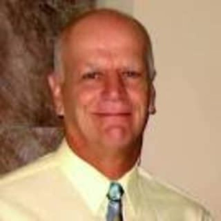 Dr. Roger Schroeder, MD – Carrollton, IL