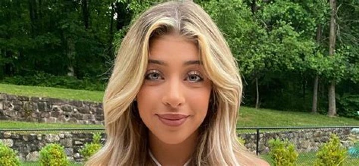 Gia Giudice Stuns In These Cute Swimsuits – Pics!