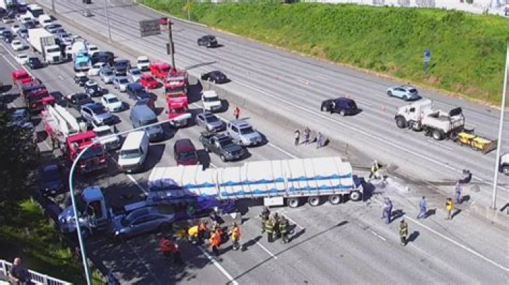 GoFundme; Joshua Womack Died in A Crash with Semi, Leaves Behind 5 Children