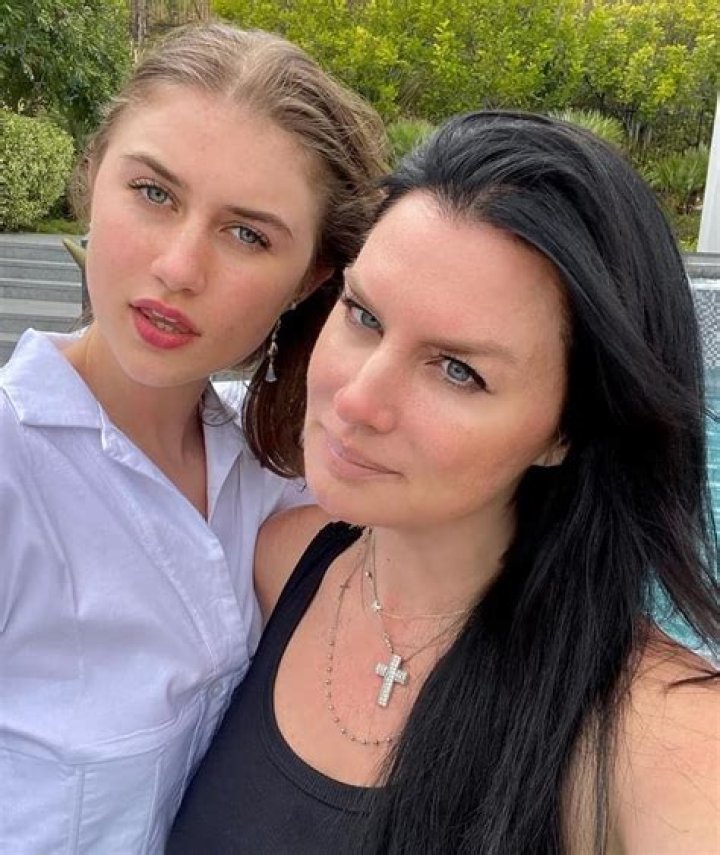 Hannah Meyer – Cokequeen2 (TikTok Star) Biography, Age, Boyfriend, Height, Net Worth
