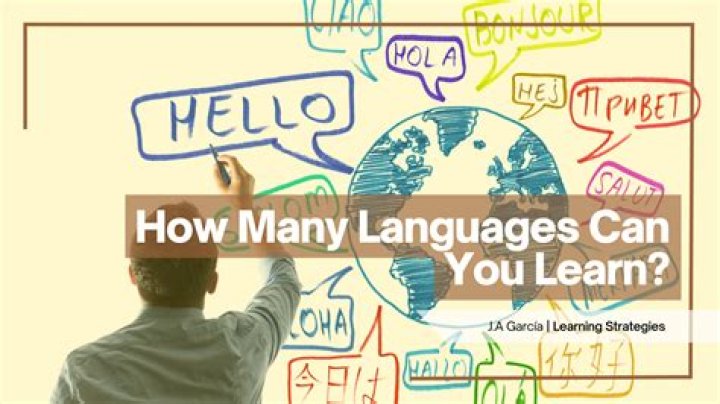 How many languages can Salma Hayek speak?