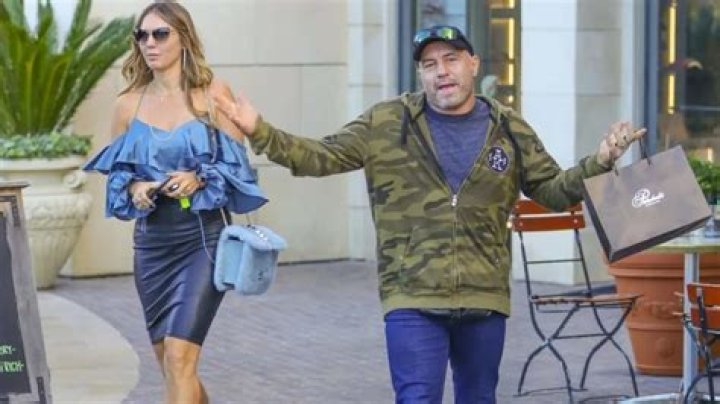 How many wives has Joe Rogan had?