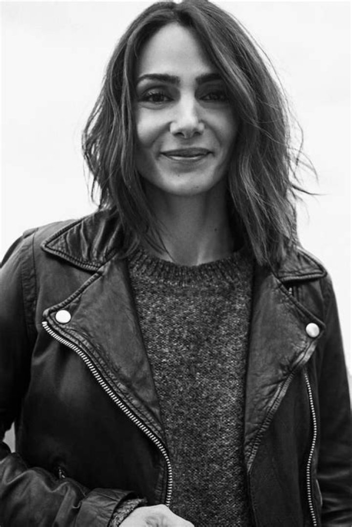 
How Much Money Does Annie Parisse Make? Latest Income Salary
