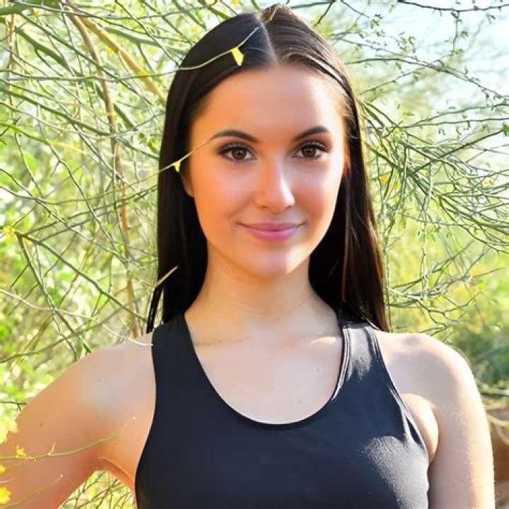 Jazmin Bean Height, Weight, Net Worth, Age, Birthday, Wikipedia, Who, Instagram, Biography