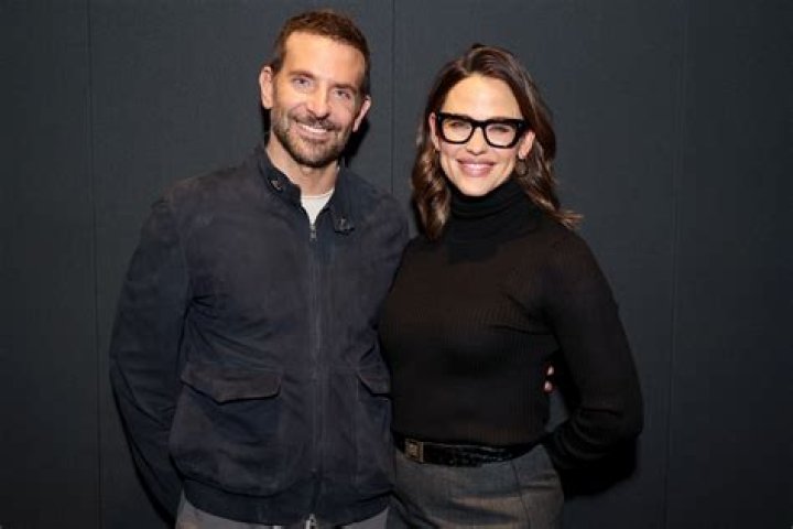 Jennifer Garner Willing To Reboot Alias With Bradley Cooper