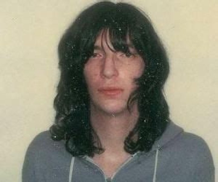 Joey Ramone Biography - Childhood, Life Achievements & Timeline
