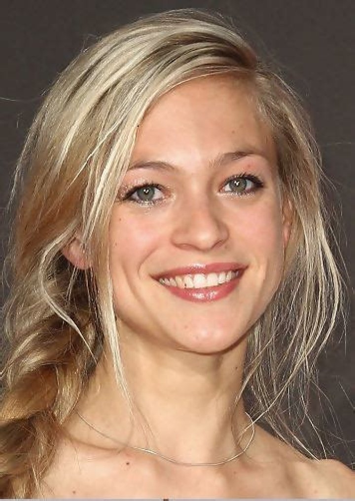 Julie Engelbrecht Height, Age, Boyfriend, Biography, Wiki, Net Worth