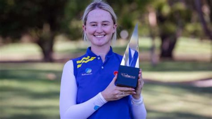 
Karis Davidson Height, Weight, Net Worth, Age, Birthday, Wikipedia, Who, Nationality, Biography 