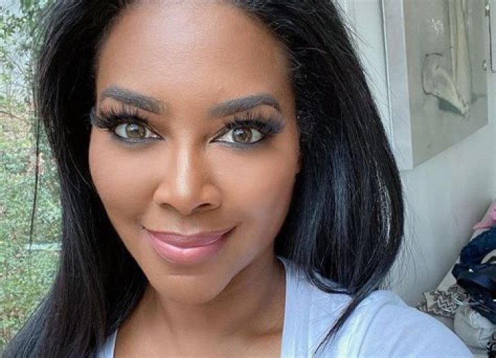 Kenya Moore Wears Beyonce’s ‘Freakum Dress’ In Her Latest Photos, — Will Marc Daly Run Back Home?