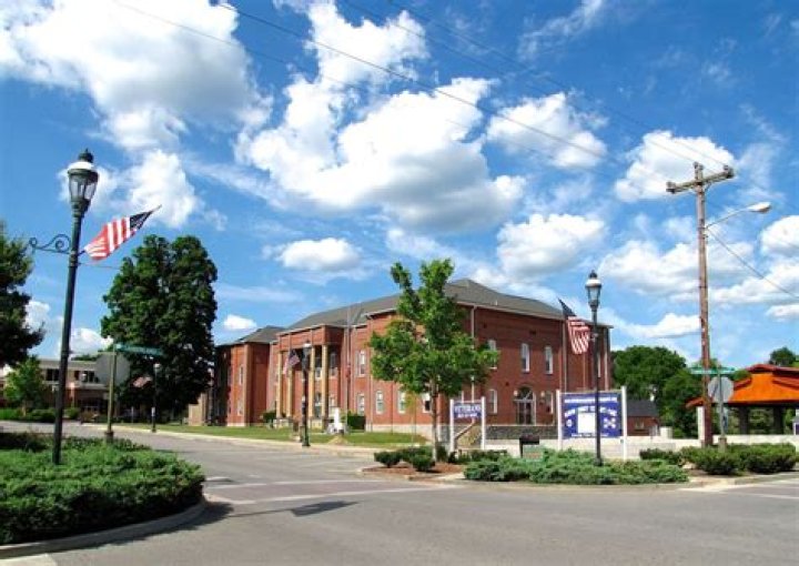 Larry Compton – Pikeville, TN