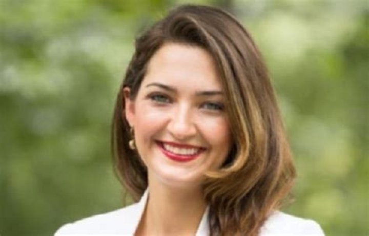 
Meredith Schwarz Height, Weight, Net Worth, Age, Birthday, Wikipedia, Who, Nationality, Biography 