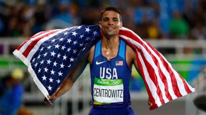 
Olympian Matthew Centrowitz Proposes To His Girlfriend Lyndsay Provencio 