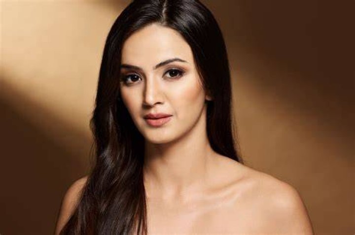 Rashalika Sabharwal mother celebzbiography.com