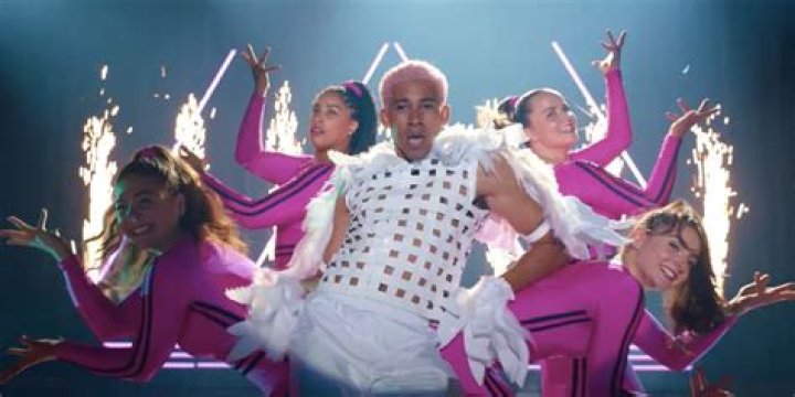 
Rival Teen Dance Teams Battle It Out In Netflix’s Work It Movie Trailer 