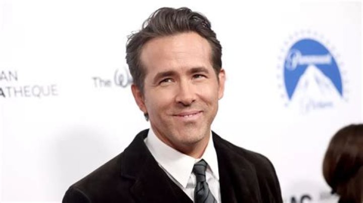 Ryan Reynolds is having the time of his life watching Twitter burn