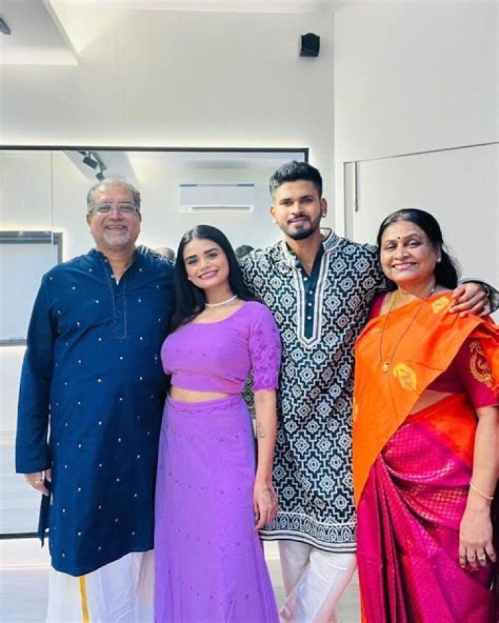 Shreyas Iyer parents: Meet Santosh Iyer, Rohini Iyer