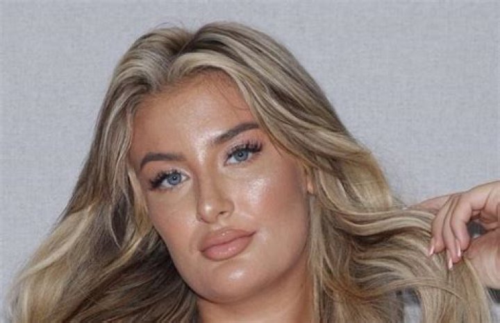 
Sophia Isabella Height, Weight, Net Worth, Age, Birthday, Wikipedia, Who, Nationality, Biography 