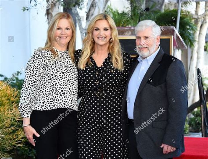 Trisha Yearwood siblings: Meet Beth Bernard