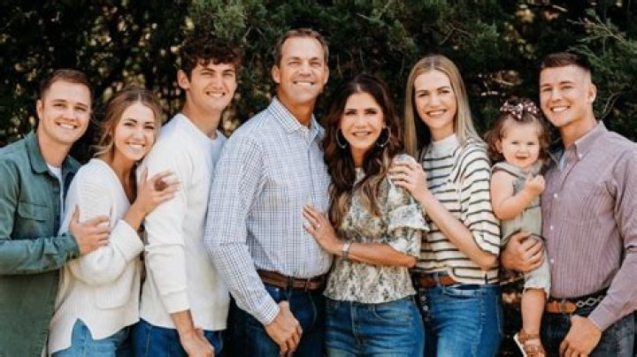 What does Dido's husband do for a living?