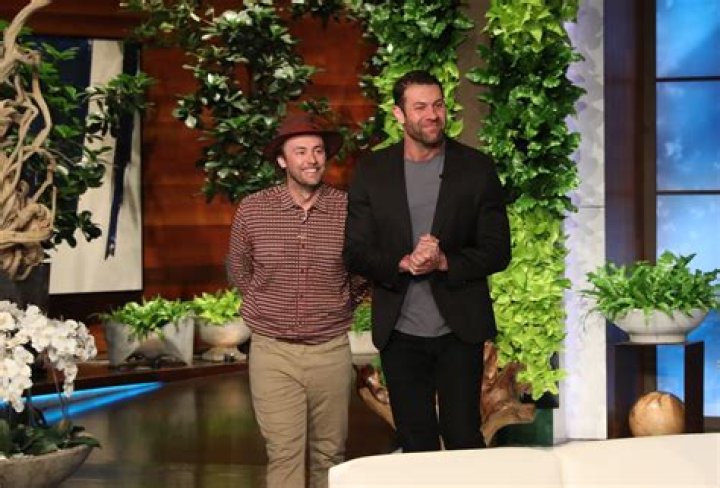 What is Lee Asher’s relationship with Luke Barton? What you need to know