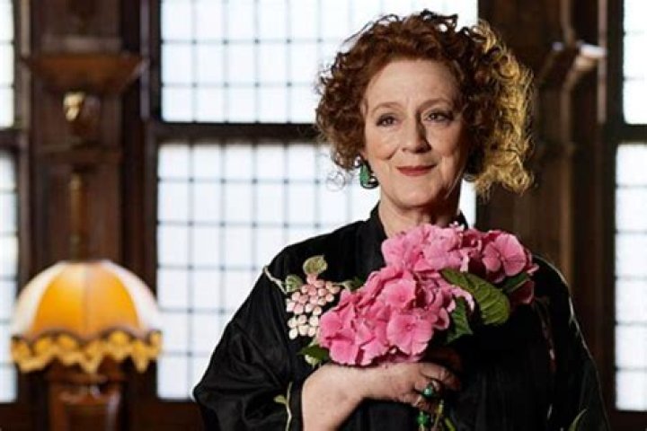 
What is Maggie Steed Net Worth? Learn more about her salary and assets 