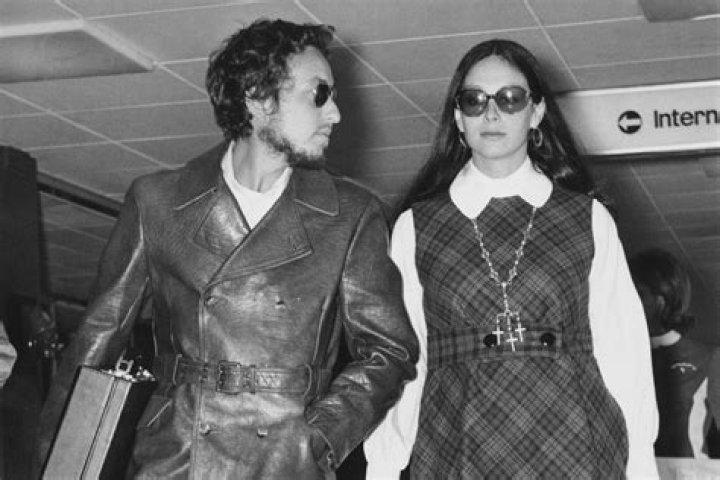 Who is Bob Dylan wife Carolyn Dennis?