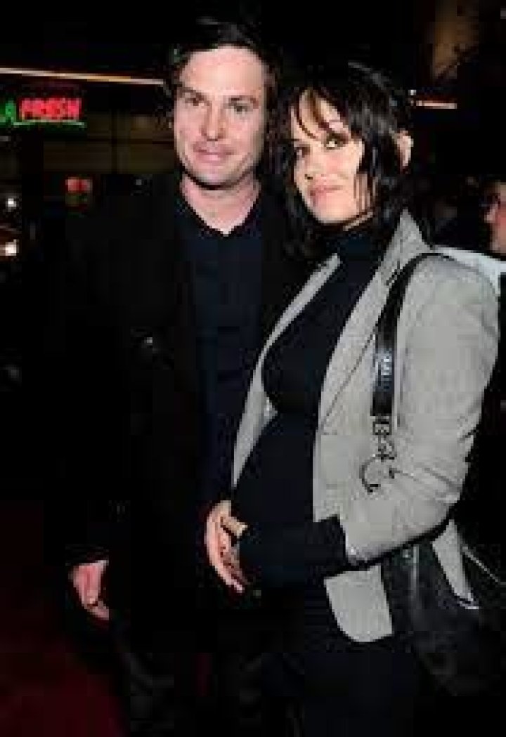 Who is Henry Thomas’s ex-wife, Marie Zielcke, and why divorce?