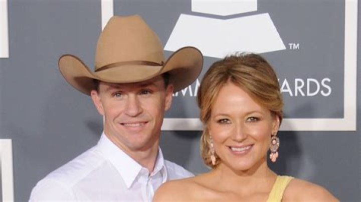 Who is singer Jewel’s first husband Ty Murray and what happened between them?