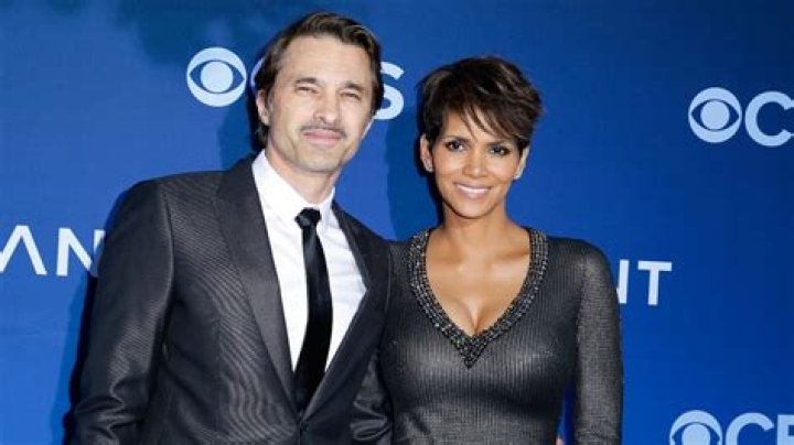 Why did Halle Berry get divorced?